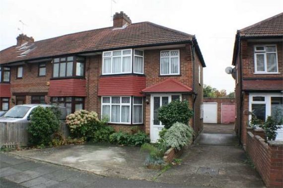 3 Bedroom End of Ter...